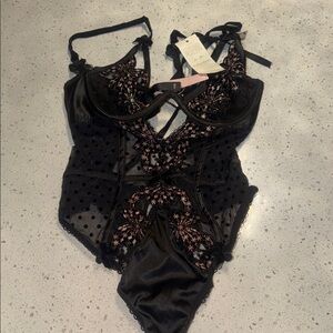 Chic Black Lace Bodysuit